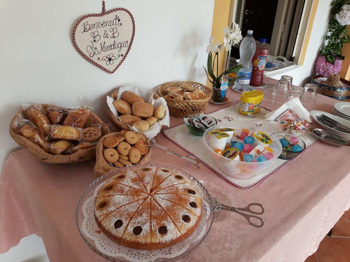 B&B Is Murdegus Tortoli Bagian luar foto